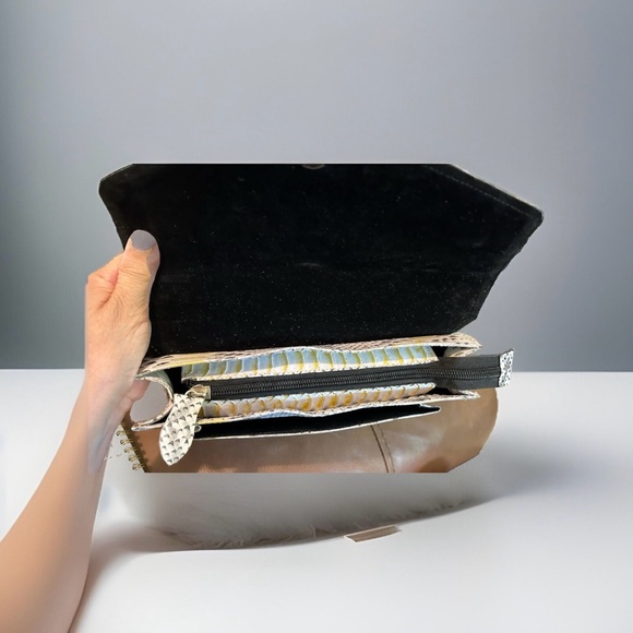 Women leather hangbag snake embossed design unique style NEW - Picture 11 of 12